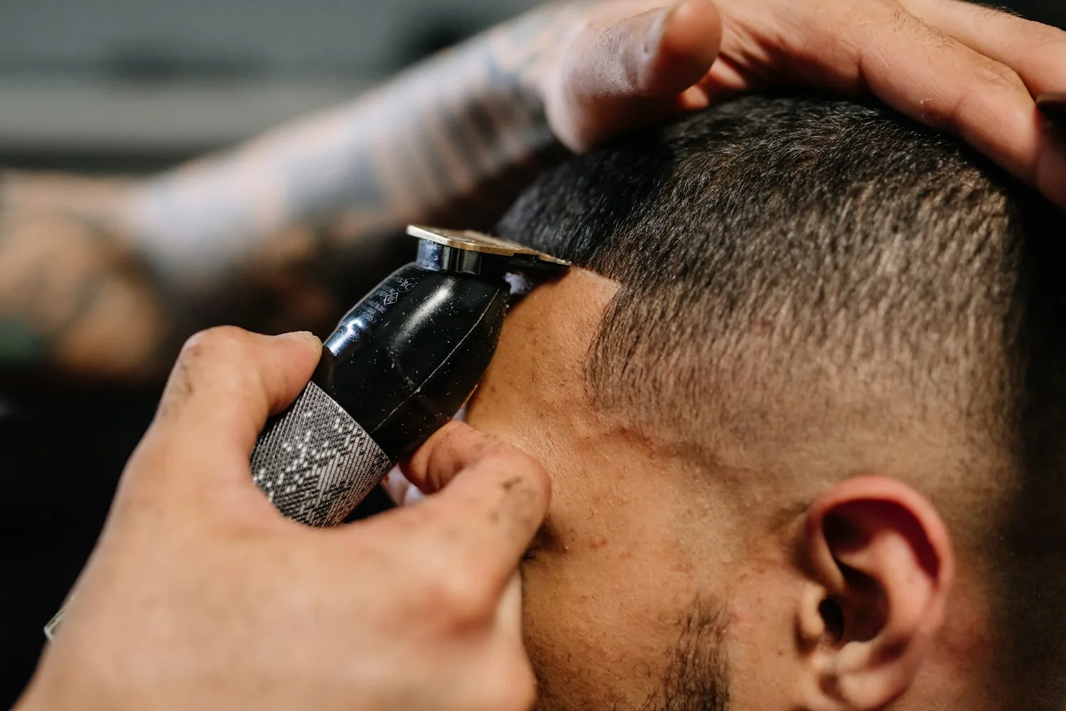 CROWN & BLADE Barber website concept